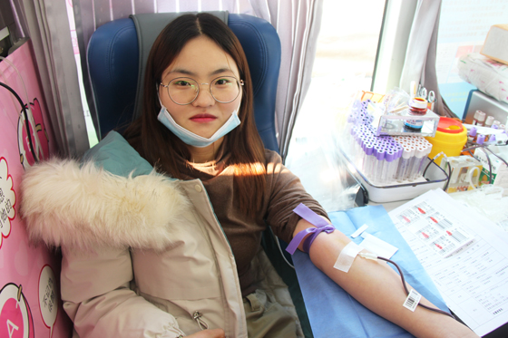 飛揚(yáng)熱血青春 匯集愛心洪流——安康學(xué)院積極開展冬季獻(xiàn)血活動