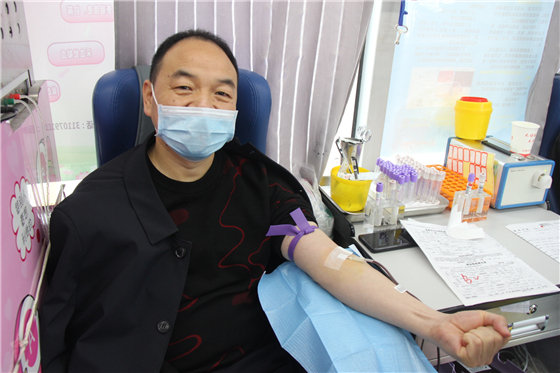 人民警察一心為民，捋袖捐血鐵血柔情——安康市公安局積極開展冬季獻血活動