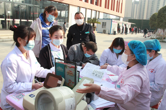 用愛心為春日注入一份活力——安康市婦幼保健院積極組織愛心獻血活動