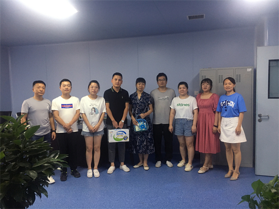 戰(zhàn)高溫 斗酷暑 守崗位 保供應 ——安康市中心血站開展夏季慰問活動