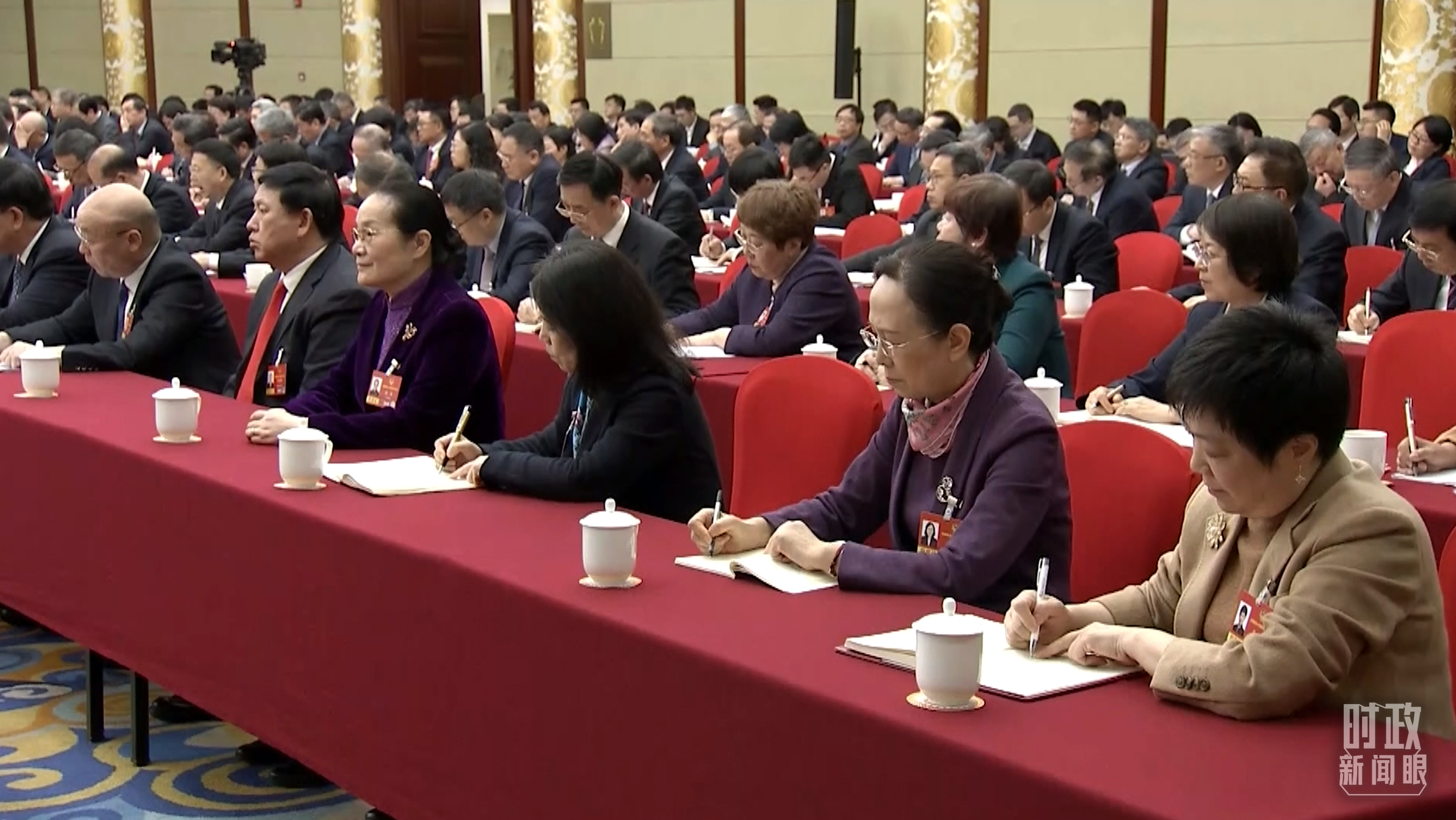 △當(dāng)天的政協(xié)聯(lián)組會現(xiàn)場。