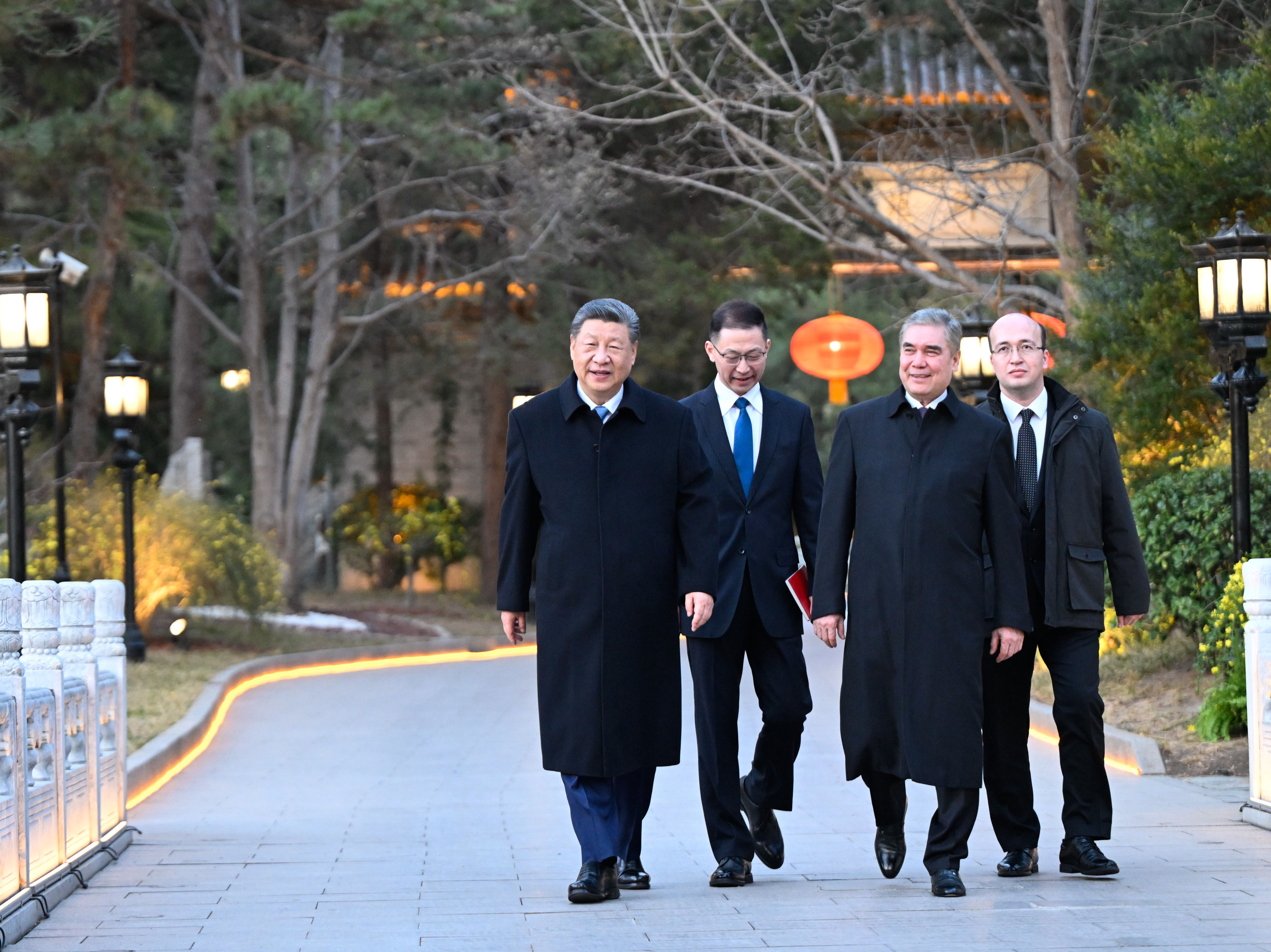 2026年3月18日，國家主席習近平在北京會見土庫曼斯坦民族領(lǐng)袖、人民委員會主席別爾德穆哈梅多夫。