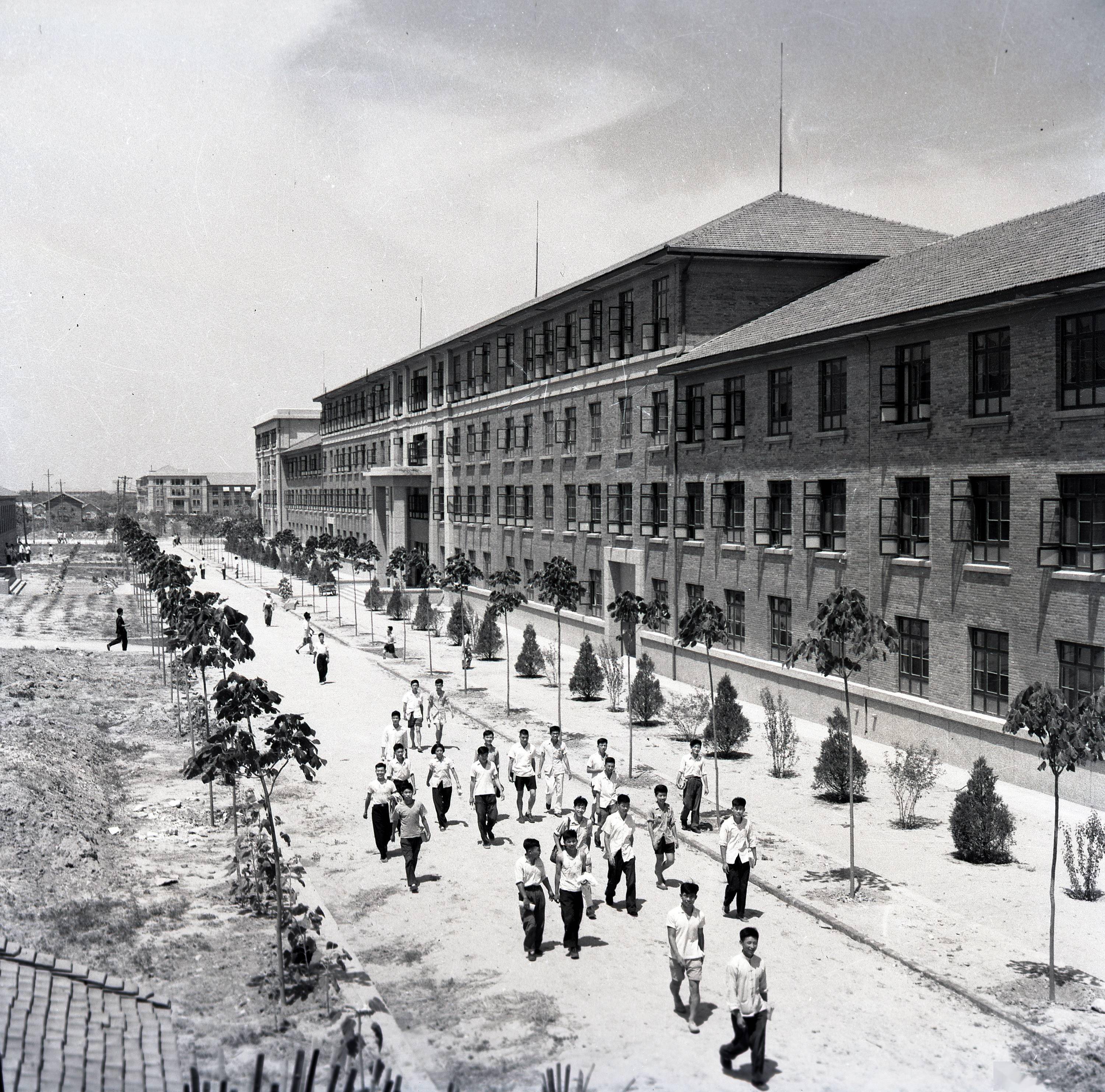 1959年拍攝的西遷后的交通大學(xué)校園一景（資料照片）。